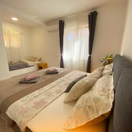 Aurelis アパート ポレッチ