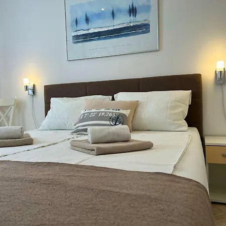 Aurelis Apartment *